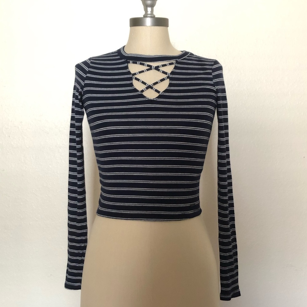 Hollister XXS-XS Cropped Blue&White Stripped top